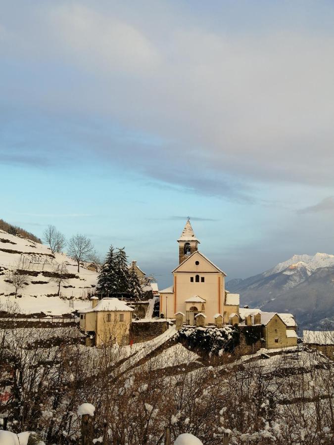 Casa Vacanze La Carbunera Villa Domodossola Exterior foto