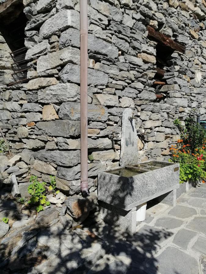 Casa Vacanze La Carbunera Villa Domodossola Exterior foto